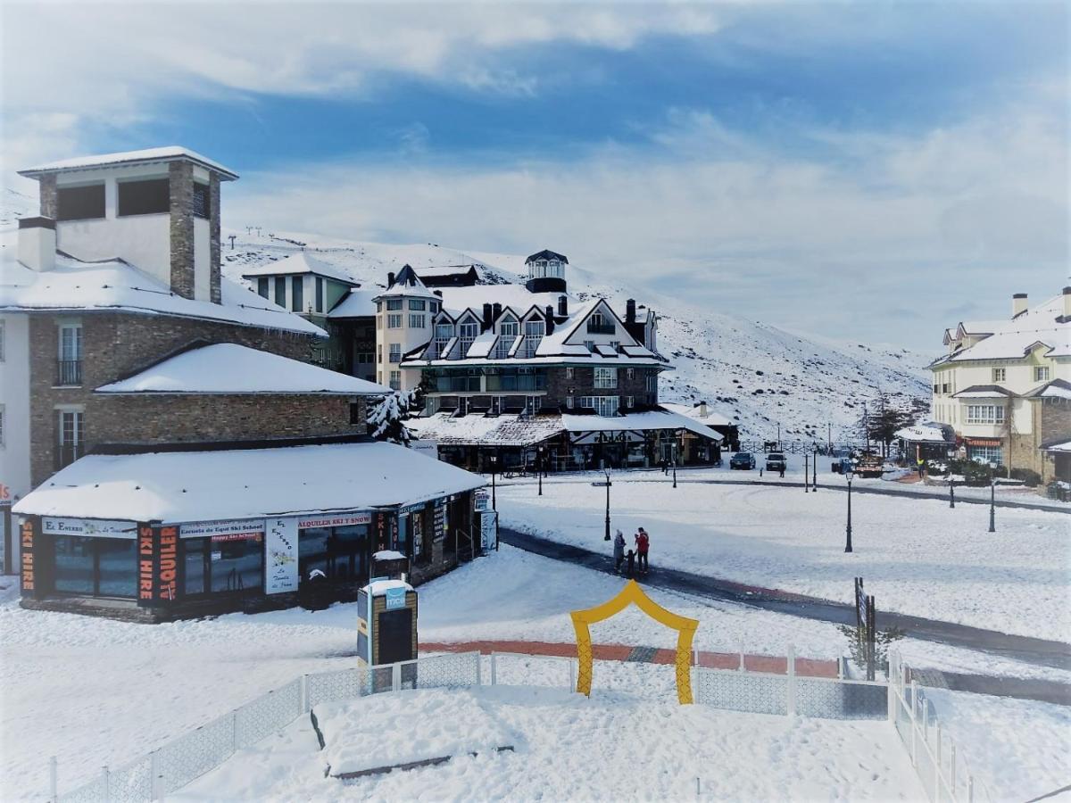 Todosierranevada Zona Baja -Plaza Principal-Junto A Los Telecabinas Serra Nevada Exterior foto