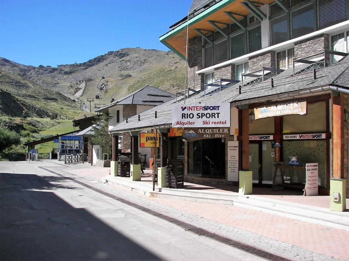 Todosierranevada Zona Baja -Plaza Principal-Junto A Los Telecabinas Serra Nevada Exterior foto