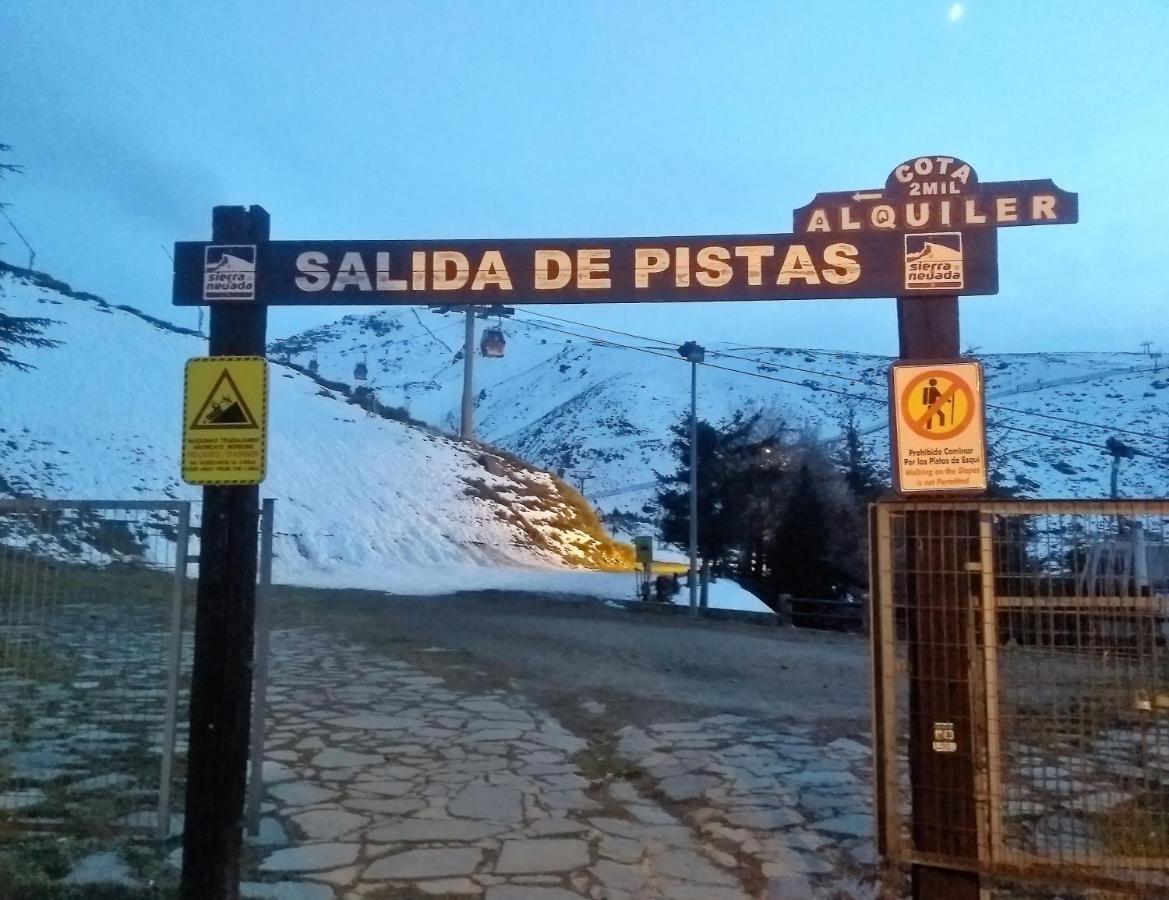 Todosierranevada Zona Baja -Plaza Principal-Junto A Los Telecabinas Serra Nevada Exterior foto