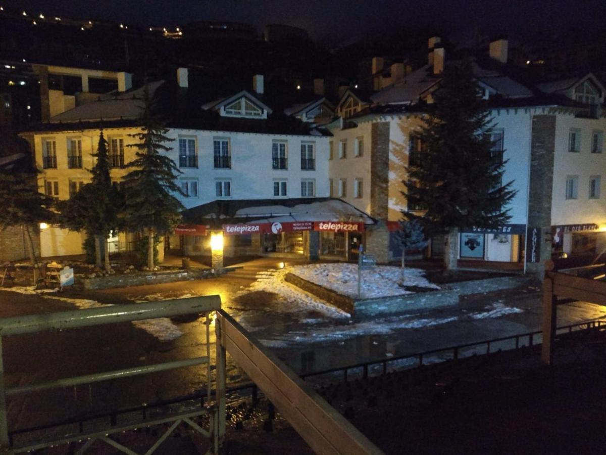 Todosierranevada Zona Baja -Plaza Principal-Junto A Los Telecabinas Serra Nevada Exterior foto